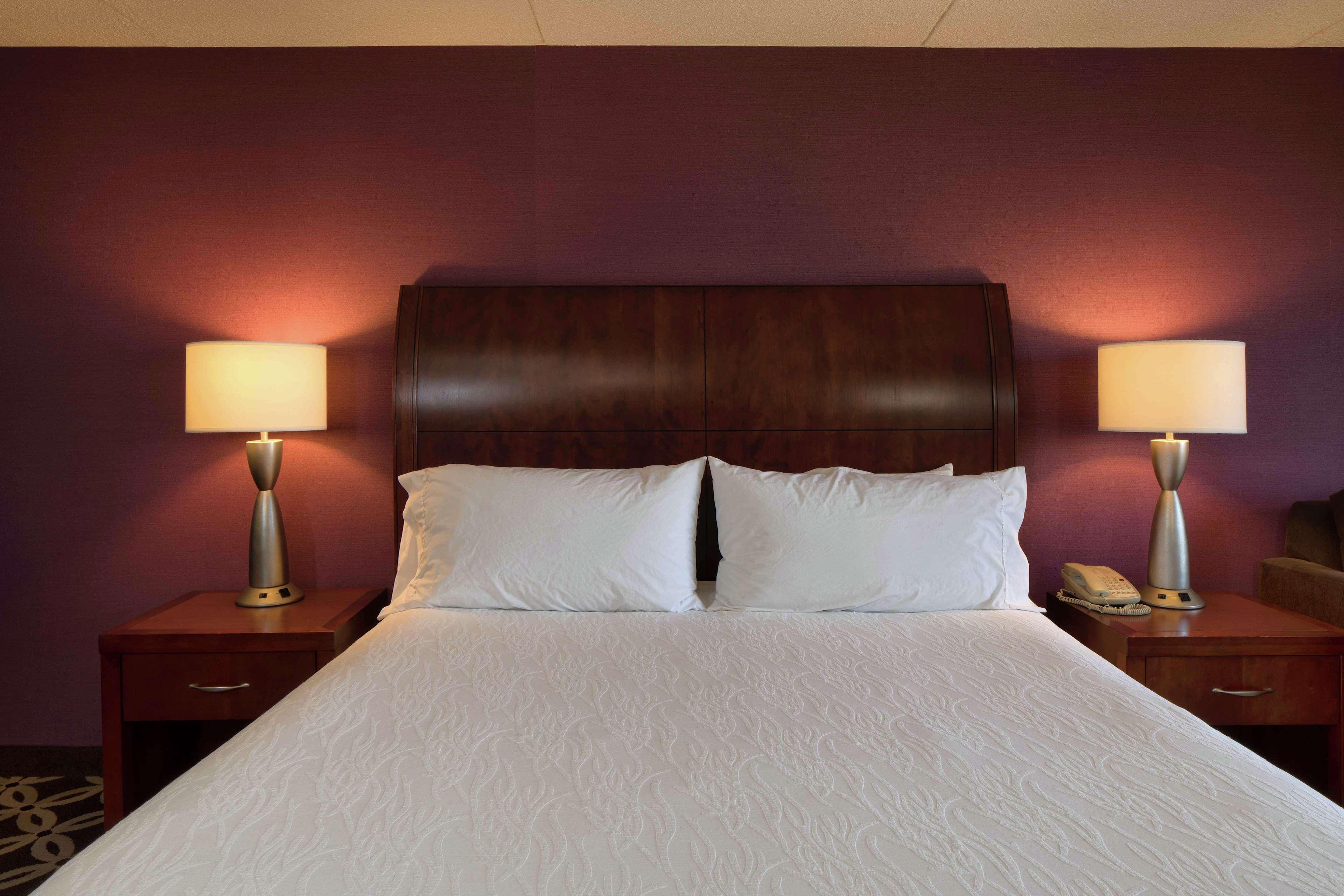 Hilton Garden Inn Auburn Riverwatch Exteriör bild