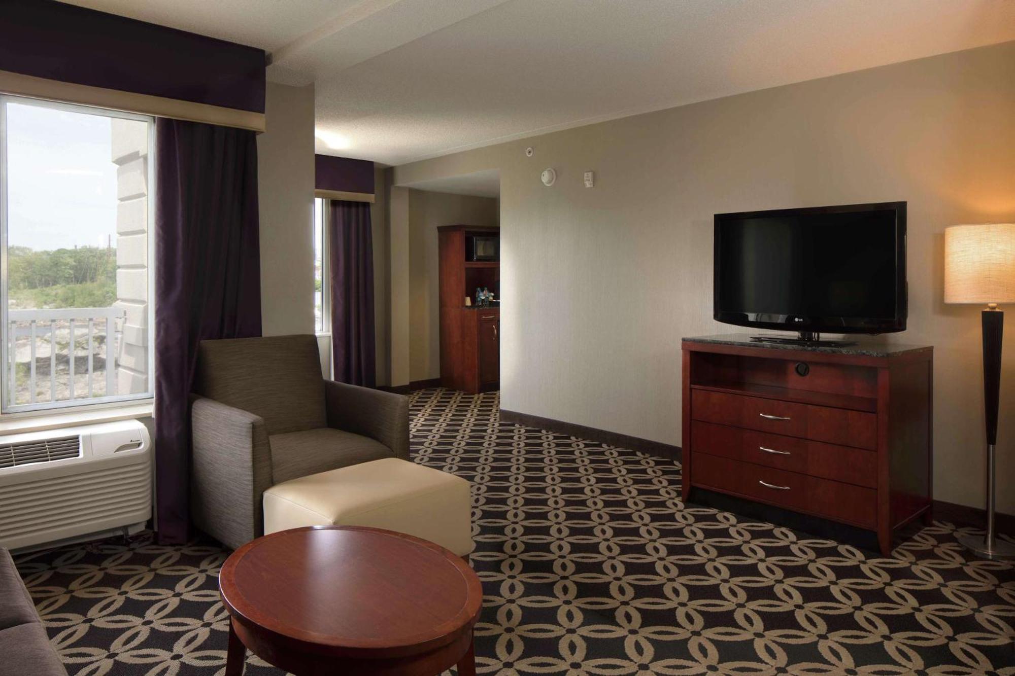 Hilton Garden Inn Auburn Riverwatch Exteriör bild