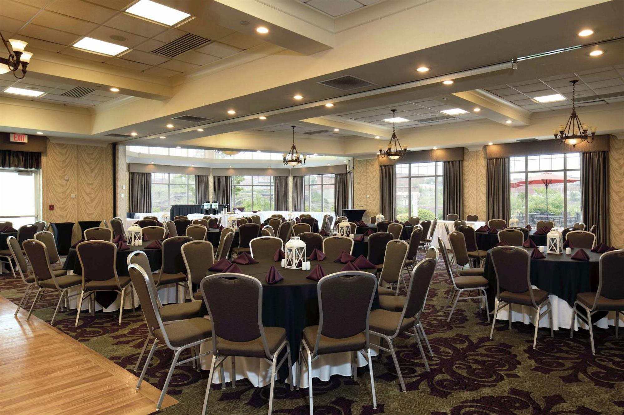 Hilton Garden Inn Auburn Riverwatch Exteriör bild