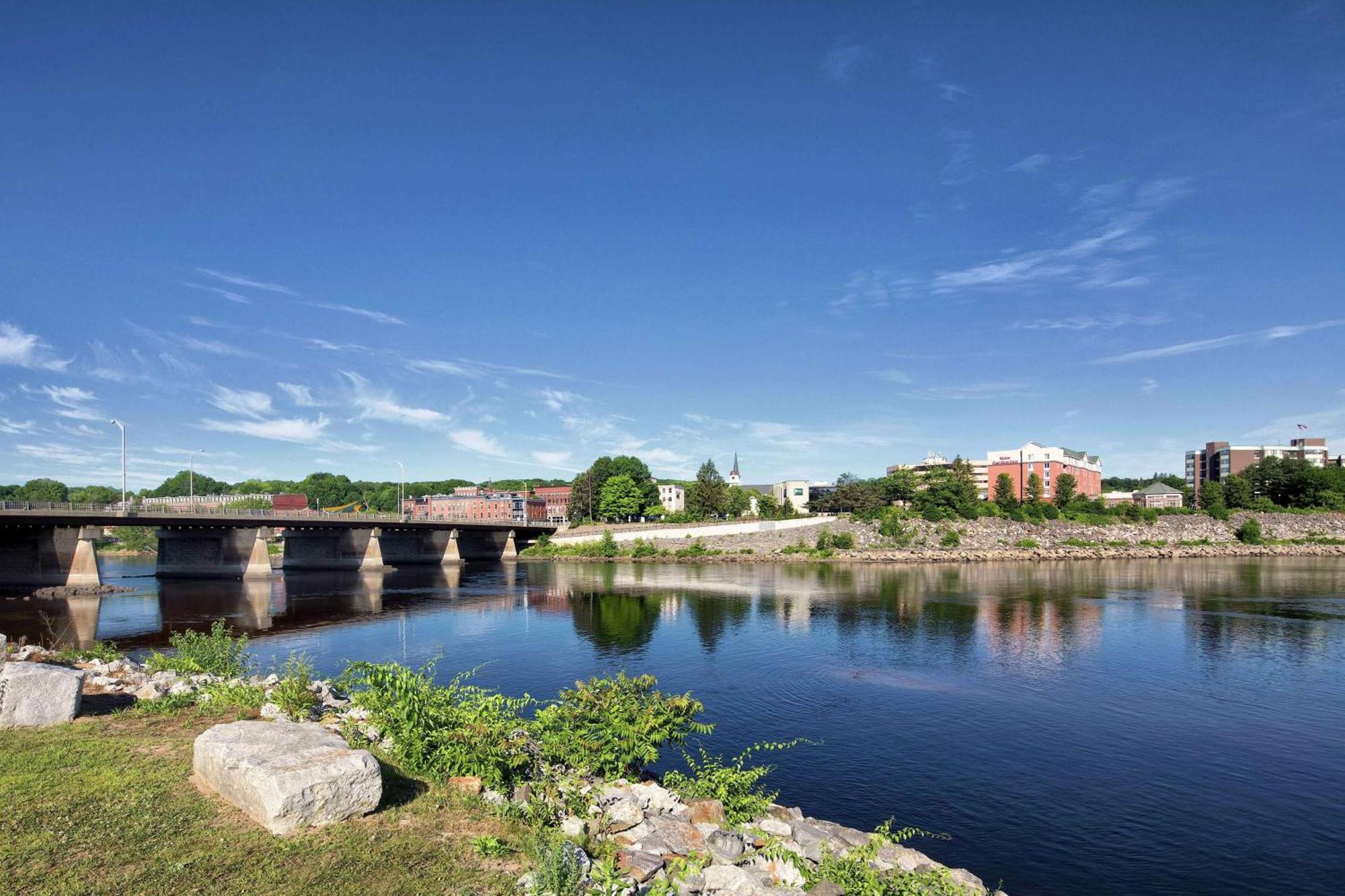 Hilton Garden Inn Auburn Riverwatch Exteriör bild