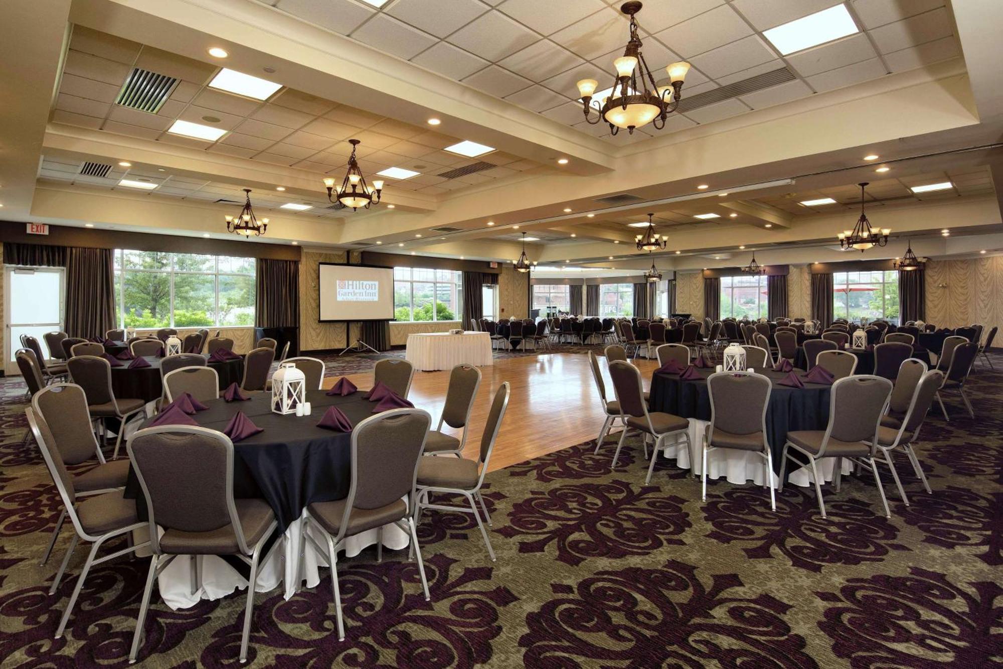 Hilton Garden Inn Auburn Riverwatch Exteriör bild