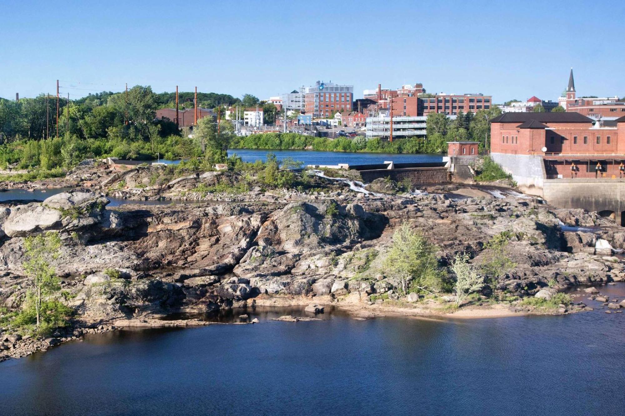 Hilton Garden Inn Auburn Riverwatch Exteriör bild