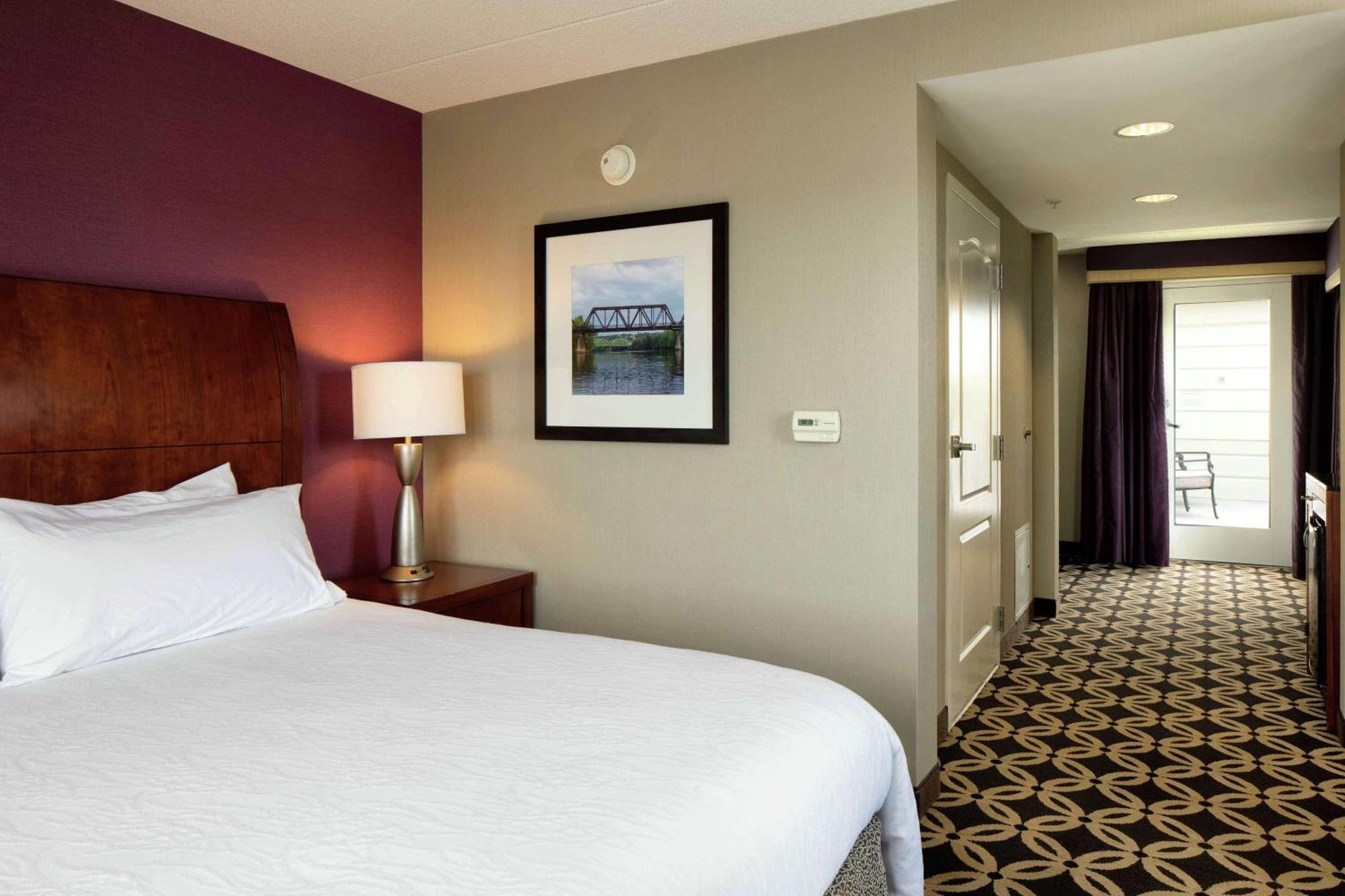 Hilton Garden Inn Auburn Riverwatch Exteriör bild